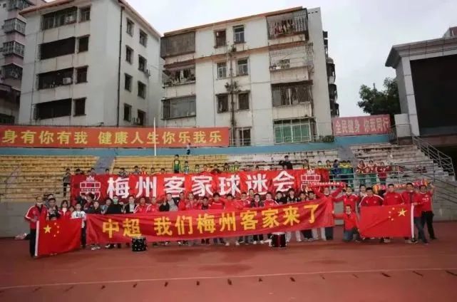 白丝jk美女教师动漫